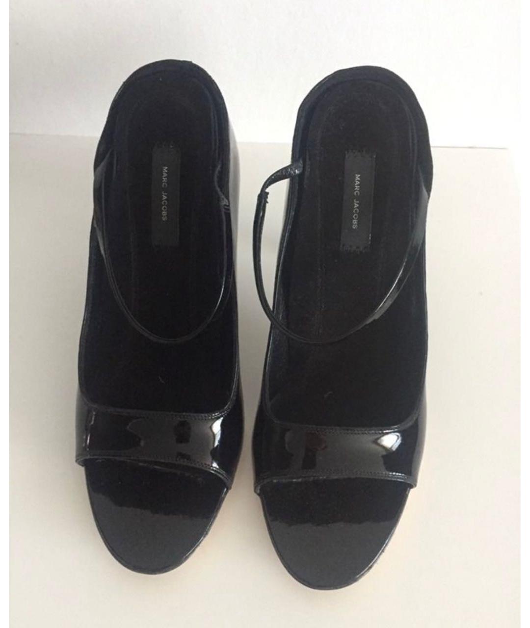 MARC JACOBS Черные босоножки из лакированной кожи, фото 2