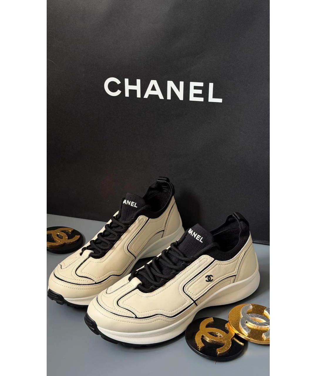 CHANEL Бежевые кожаные кроссовки, фото 2