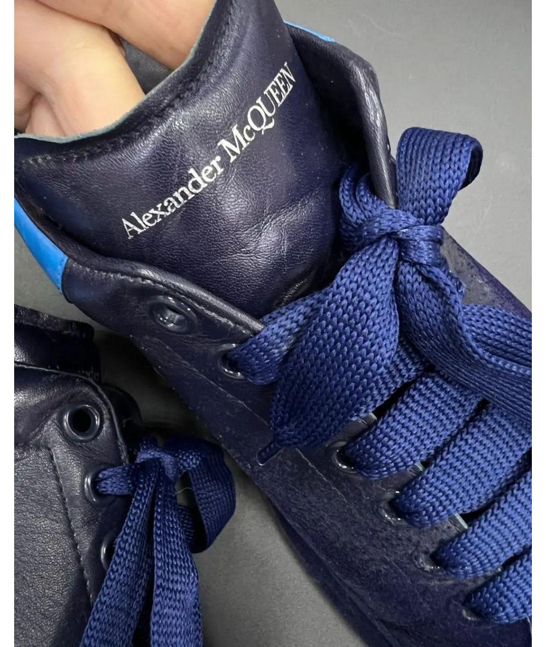ALEXANDER MCQUEEN Темно-синие кожаные низкие кроссовки / кеды, фото 3