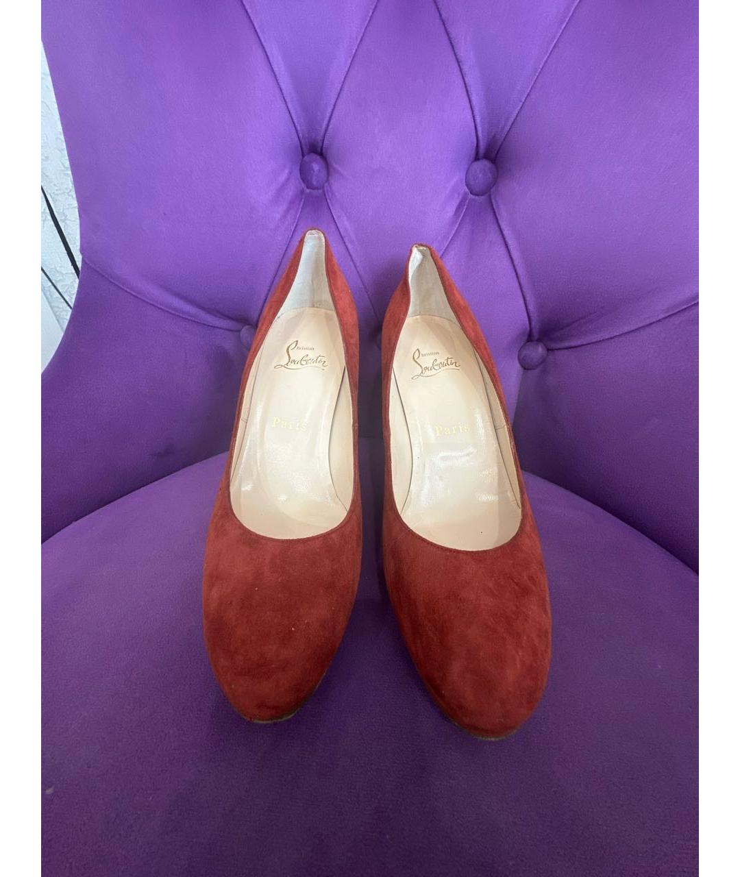 CHRISTIAN LOUBOUTIN Бордовые замшевые туфли, фото 2
