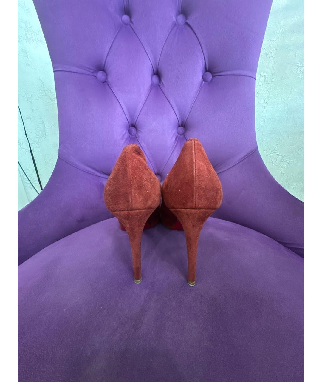 CHRISTIAN LOUBOUTIN Бордовые замшевые туфли, фото 4