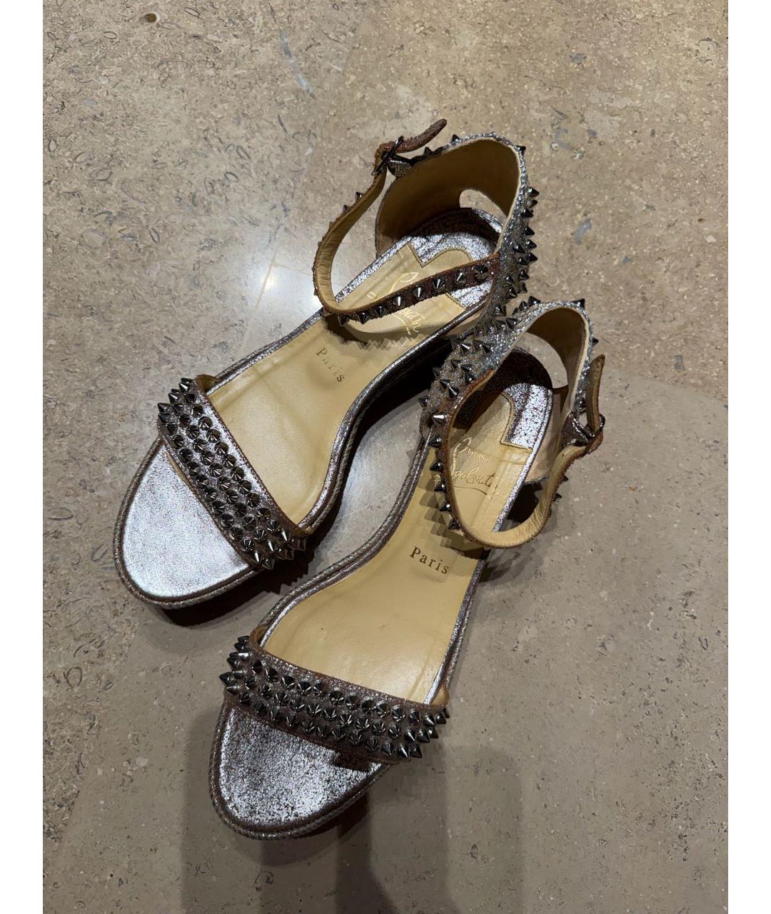 CHRISTIAN LOUBOUTIN Бежевые босоножки, фото 3