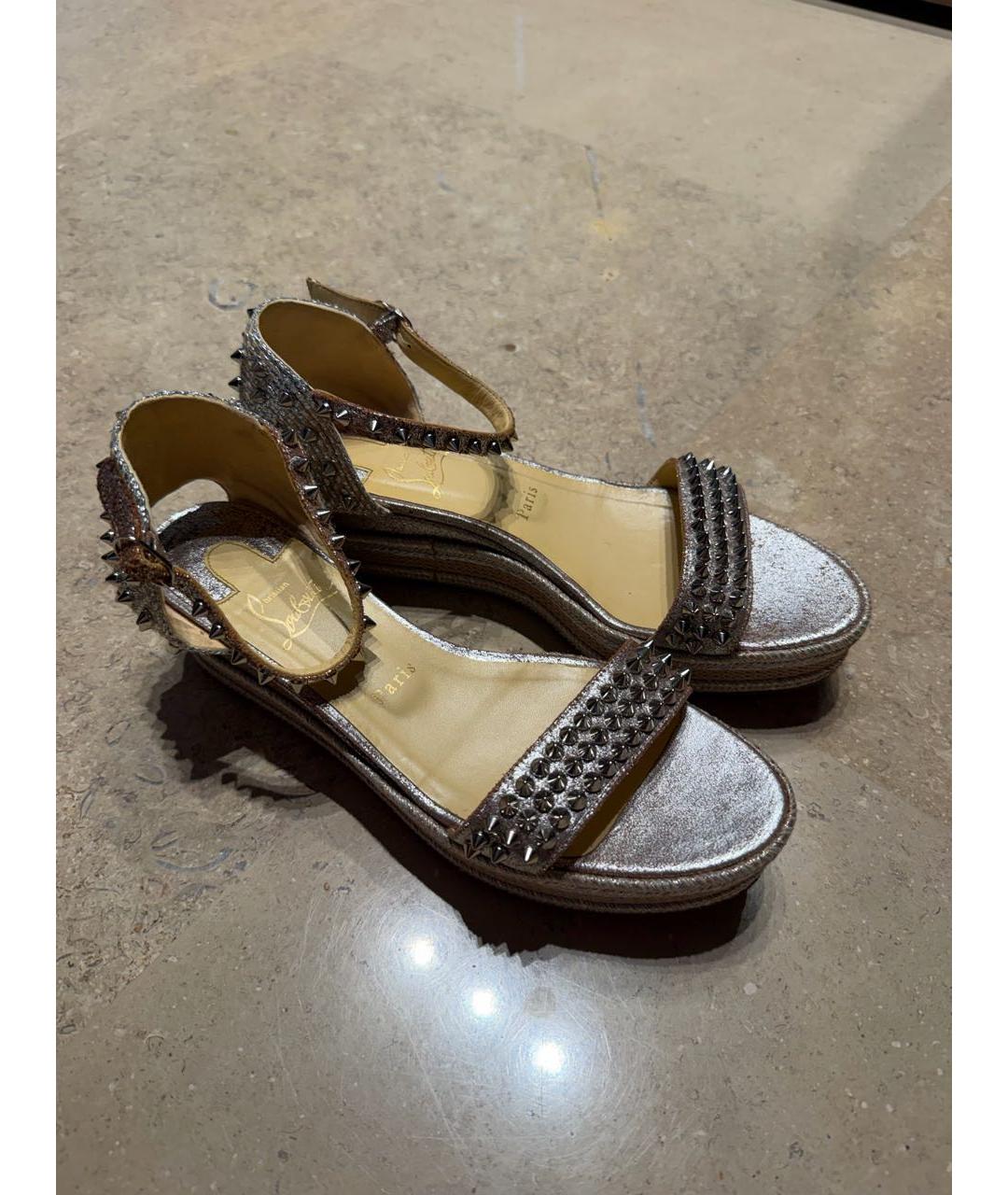 CHRISTIAN LOUBOUTIN Бежевые босоножки, фото 2