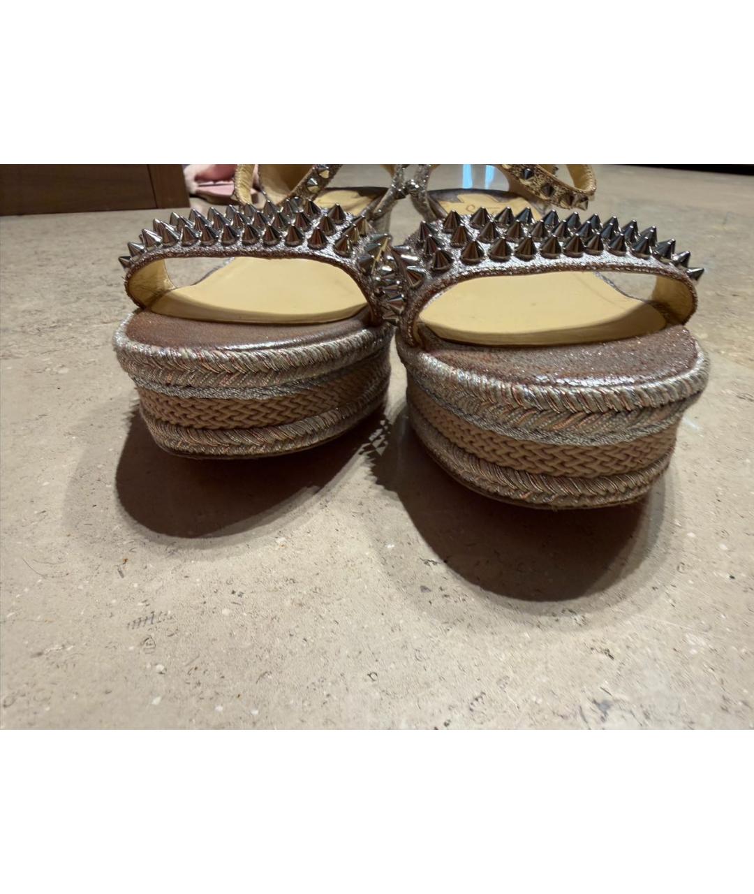 CHRISTIAN LOUBOUTIN Бежевые босоножки, фото 5