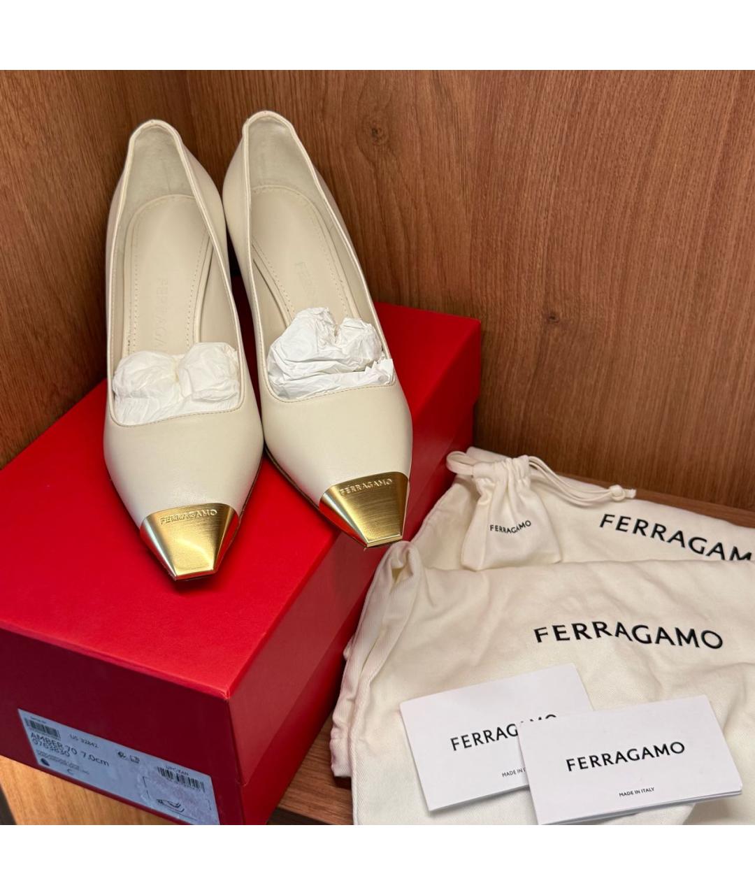 FERRAGAMO Бежевые кожаные туфли, фото 5