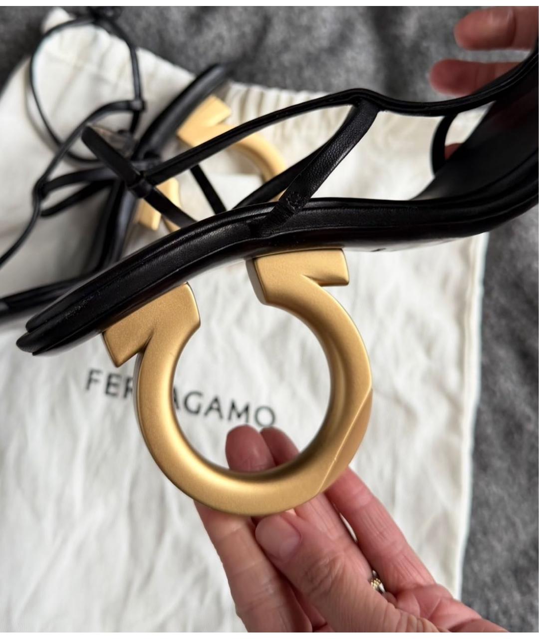 FERRAGAMO Черные кожаные босоножки, фото 4
