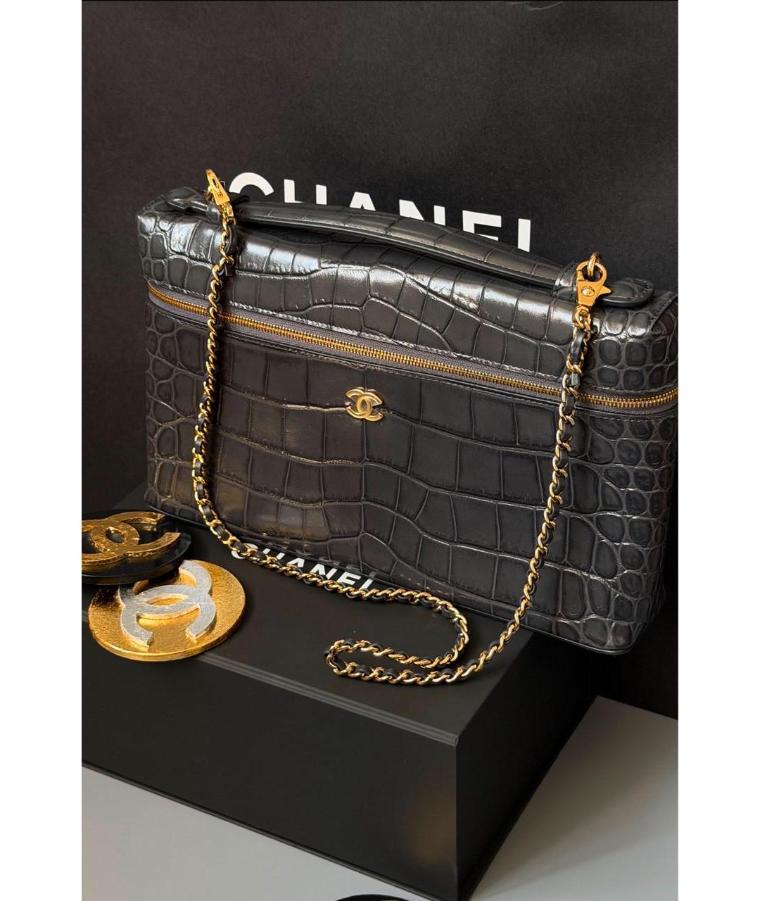 CHANEL Антрацитовая кожаная сумка через плечо, фото 2