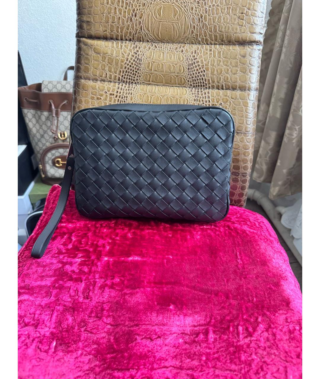 BOTTEGA VENETA Черная кожаная барсетка, фото 2
