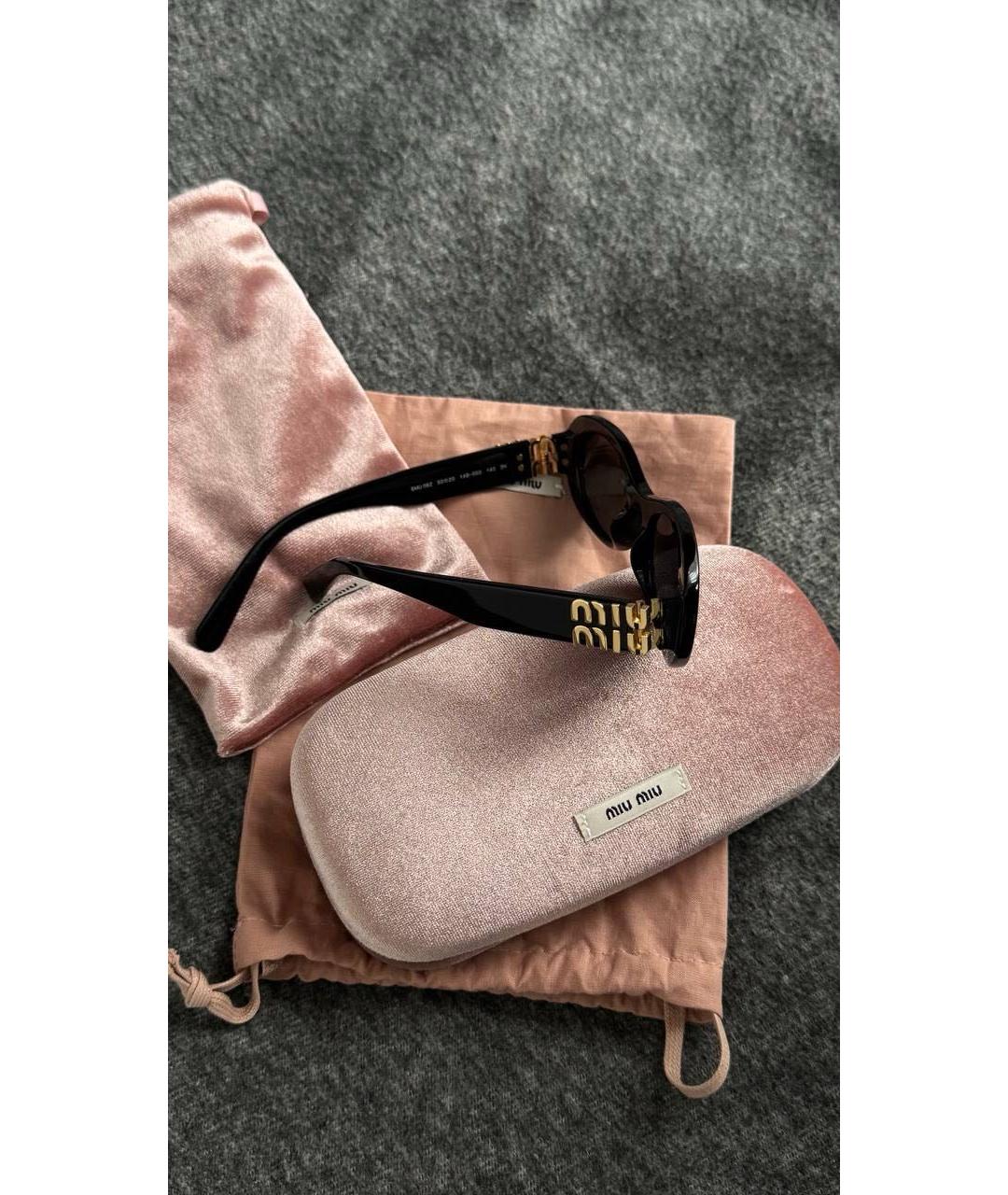 MIU MIU Черные пластиковые солнцезащитные очки, фото 4