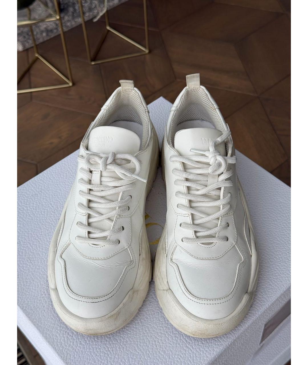 VALENTINO Белые кожаные кроссовки, фото 2