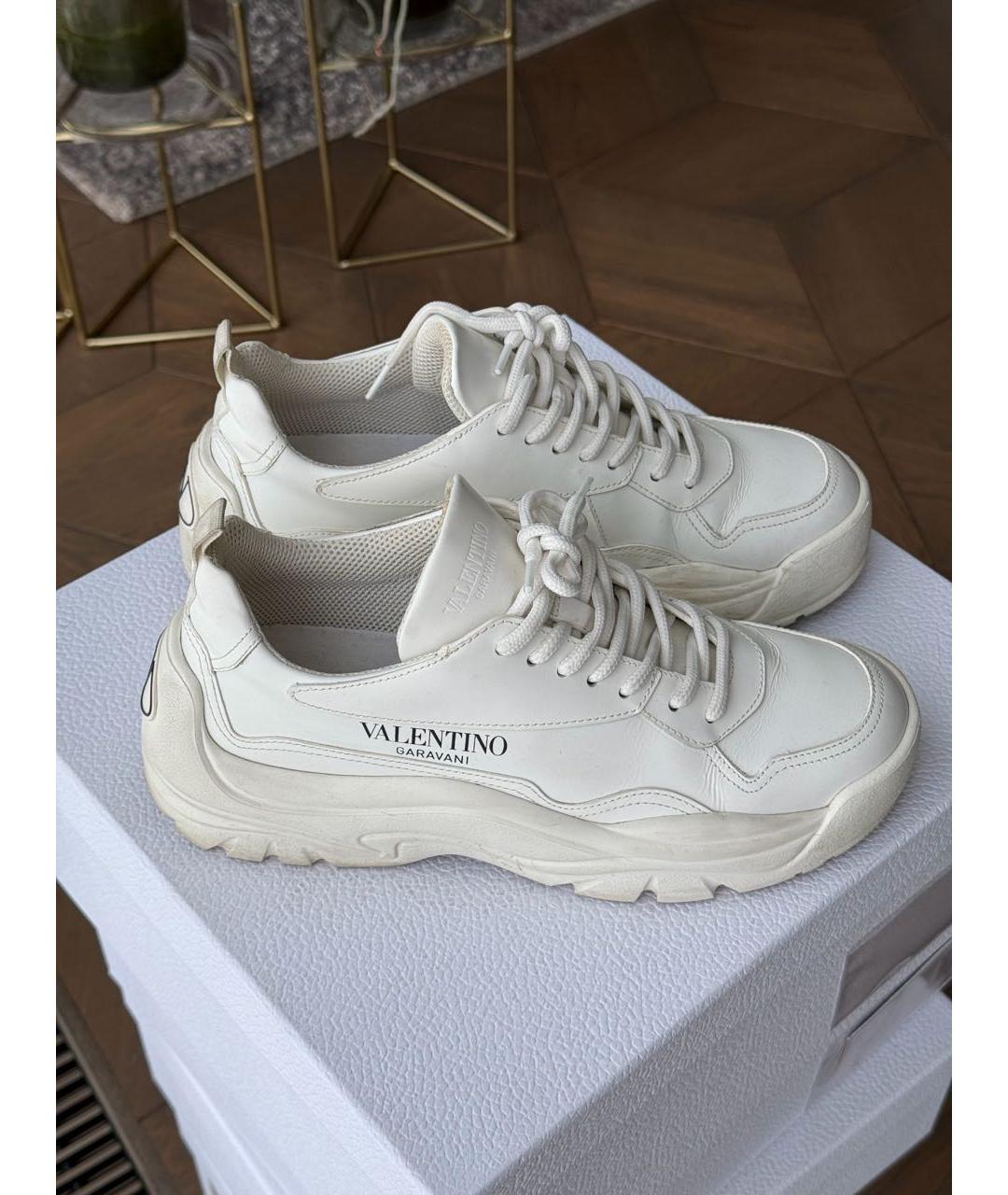 VALENTINO Белые кожаные кроссовки, фото 3