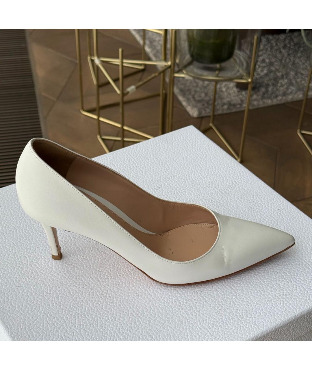 GIANVITO ROSSI Белые кожаные туфли, фото 8