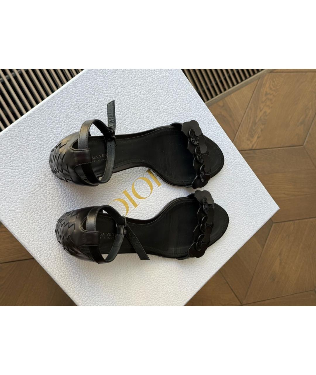 BOTTEGA VENETA Черные кожаные босоножки, фото 4