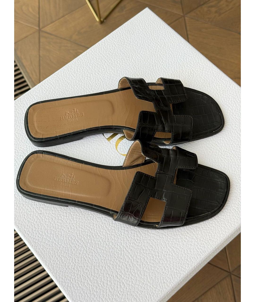 HERMES Черные шлепанцы из экзотической кожи, фото 6