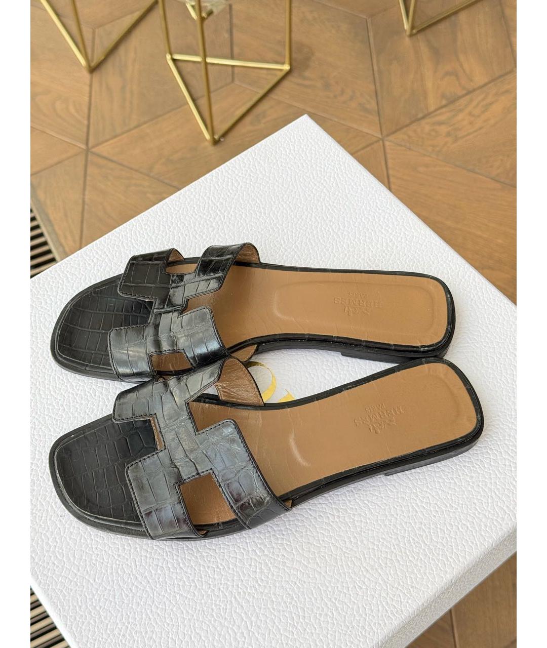 HERMES Черные шлепанцы из экзотической кожи, фото 3