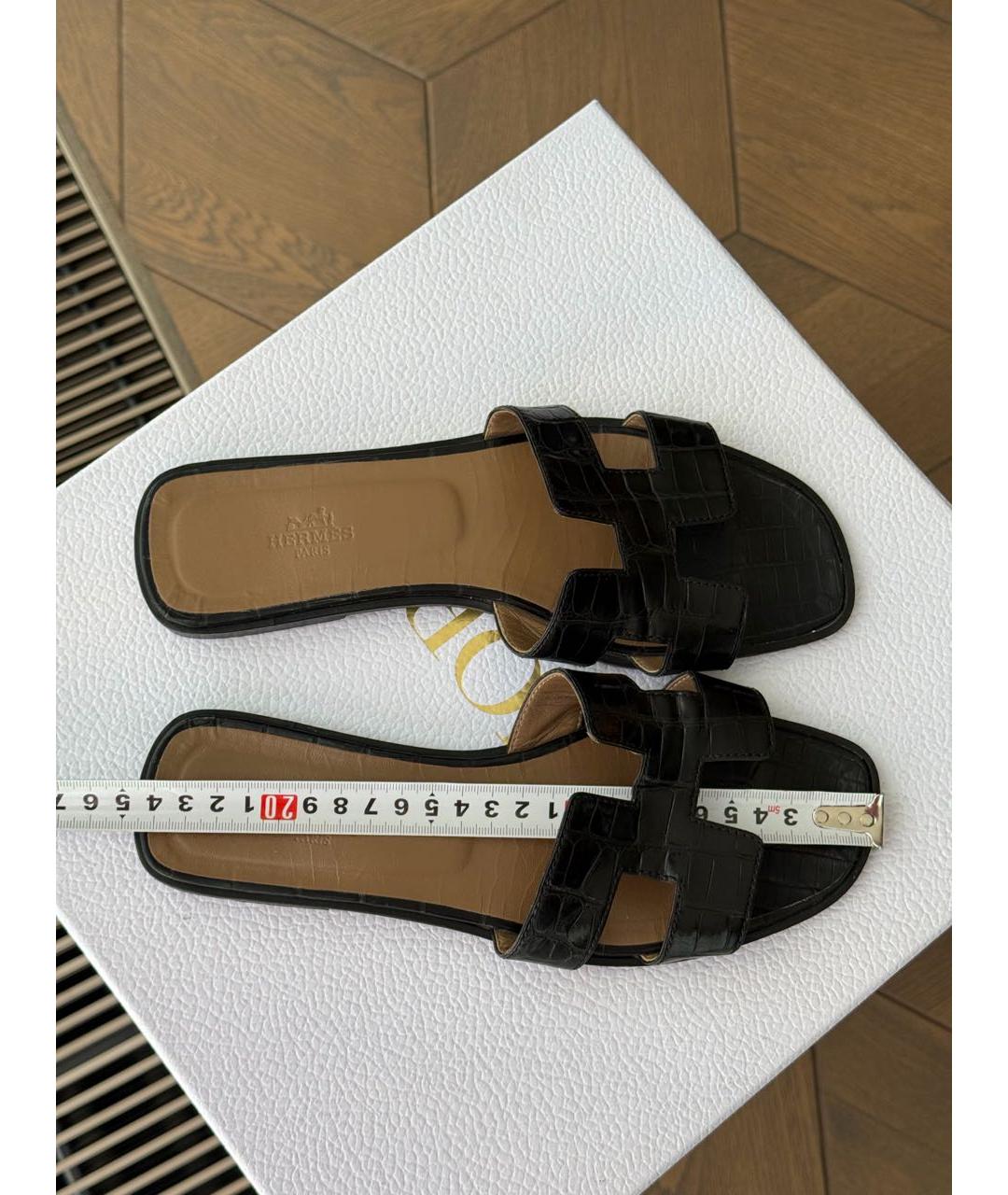HERMES Черные шлепанцы из экзотической кожи, фото 8