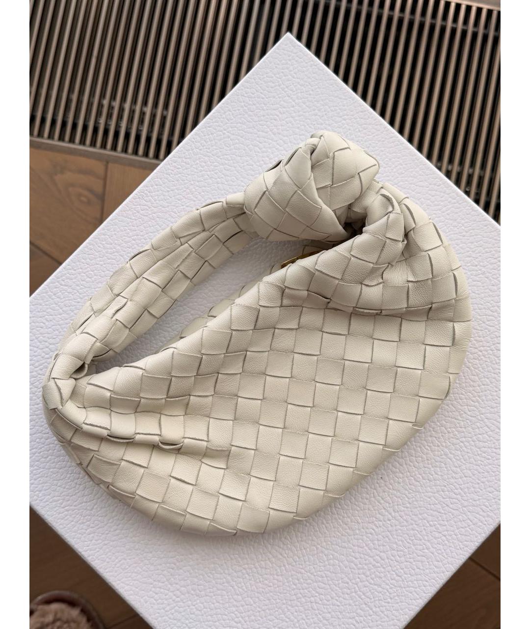 BOTTEGA VENETA Белая кожаная сумка с короткими ручками, фото 2