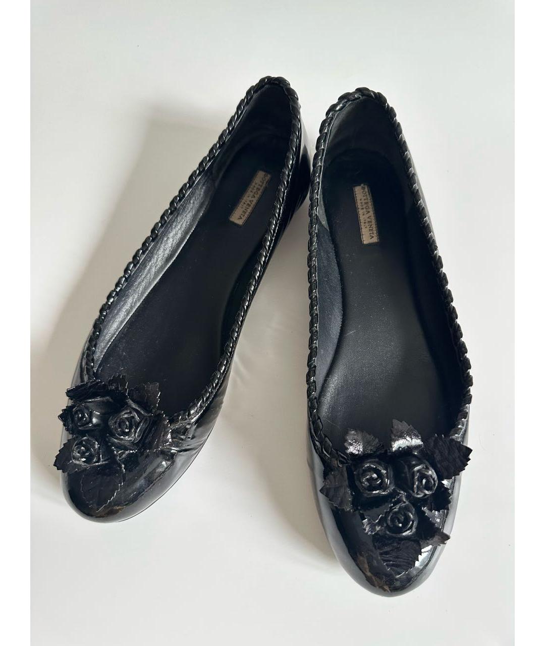 BOTTEGA VENETA Черные балетки из лакированной кожи, фото 3