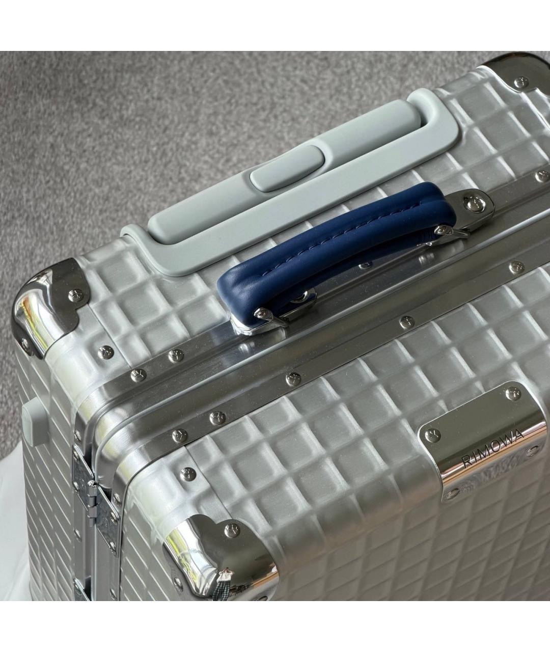 Rimowa Серебряный чемодан, фото 3