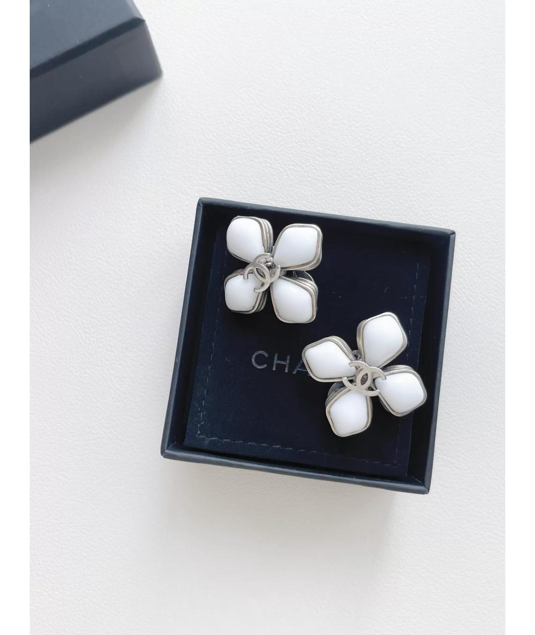 CHANEL Белые серьги, фото 3