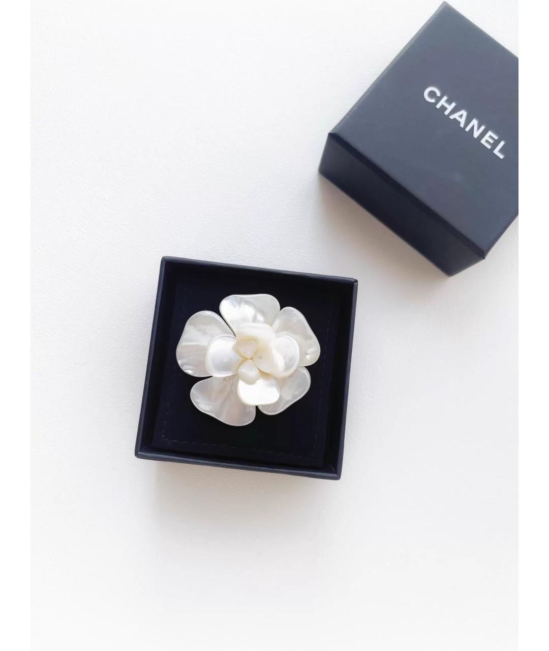 CHANEL Белая булавка / брошь, фото 3