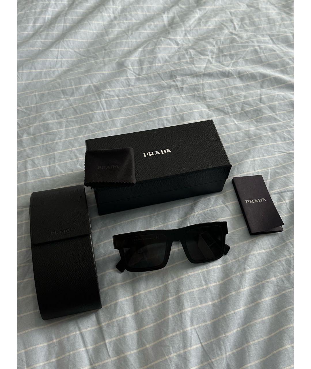 PRADA Черные пластиковые солнцезащитные очки, фото 2