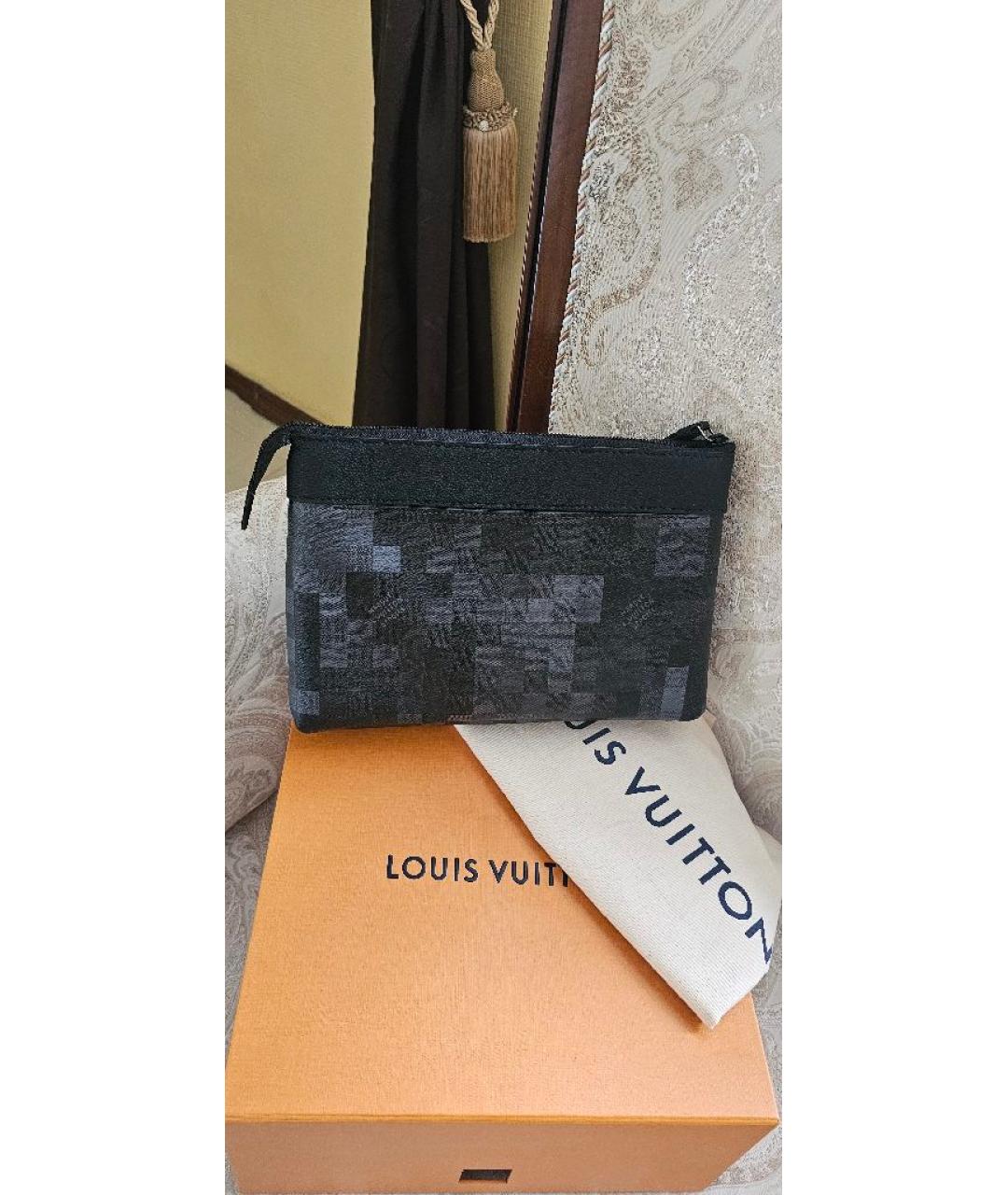 LOUIS VUITTON Серая барсетка, фото 3