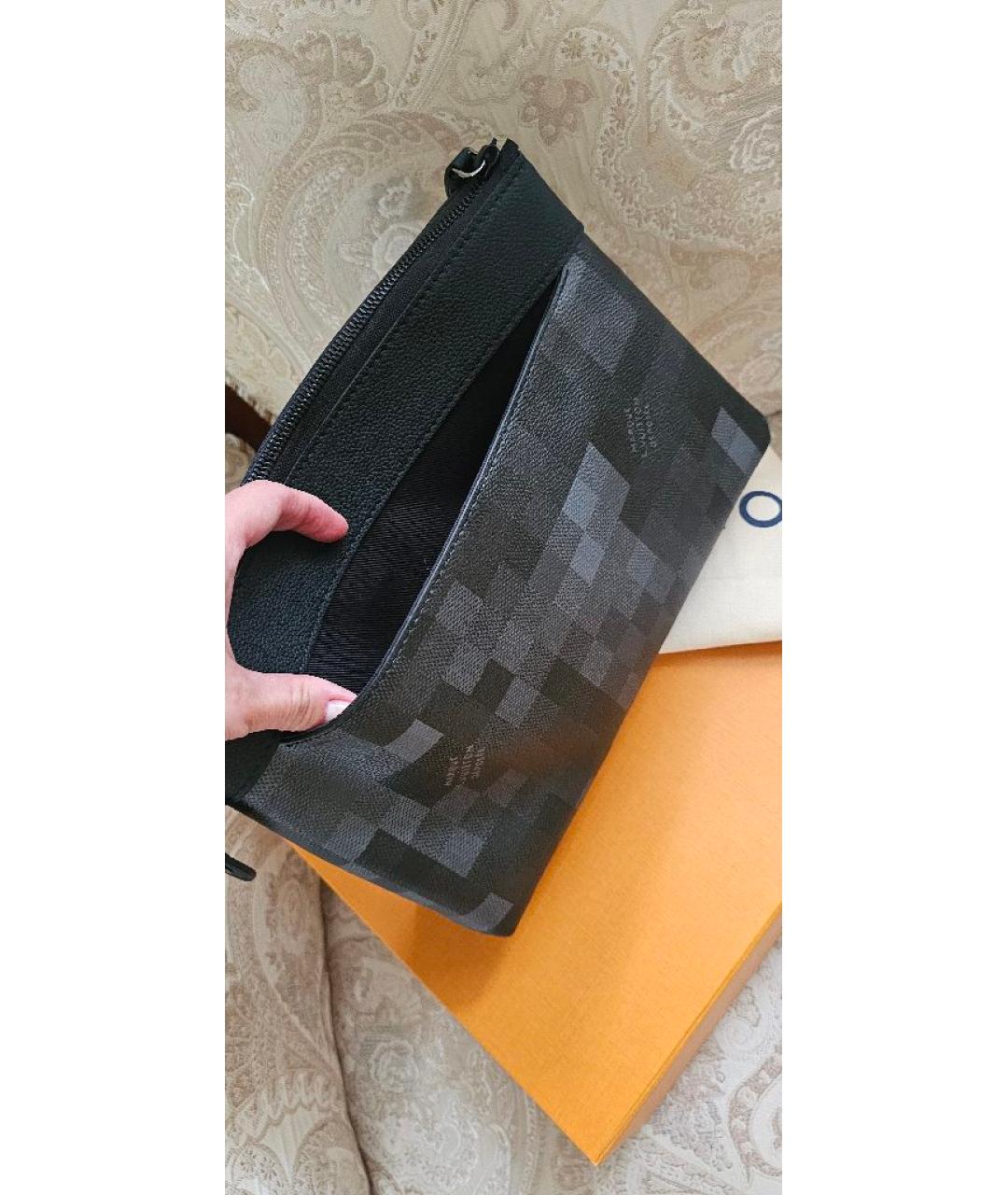 LOUIS VUITTON Серая барсетка, фото 2