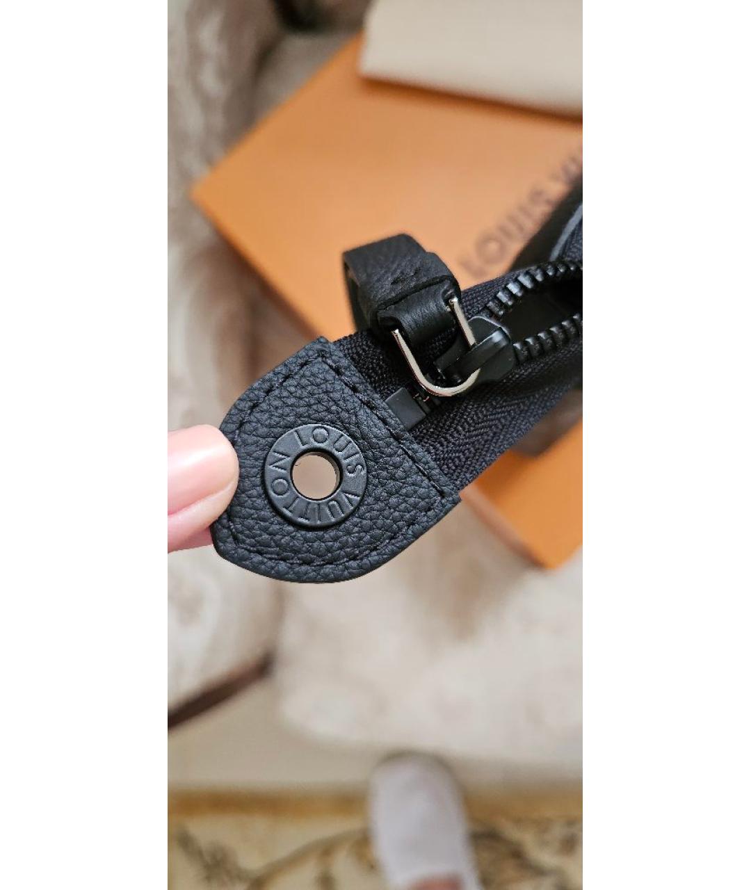 LOUIS VUITTON Серая барсетка, фото 6