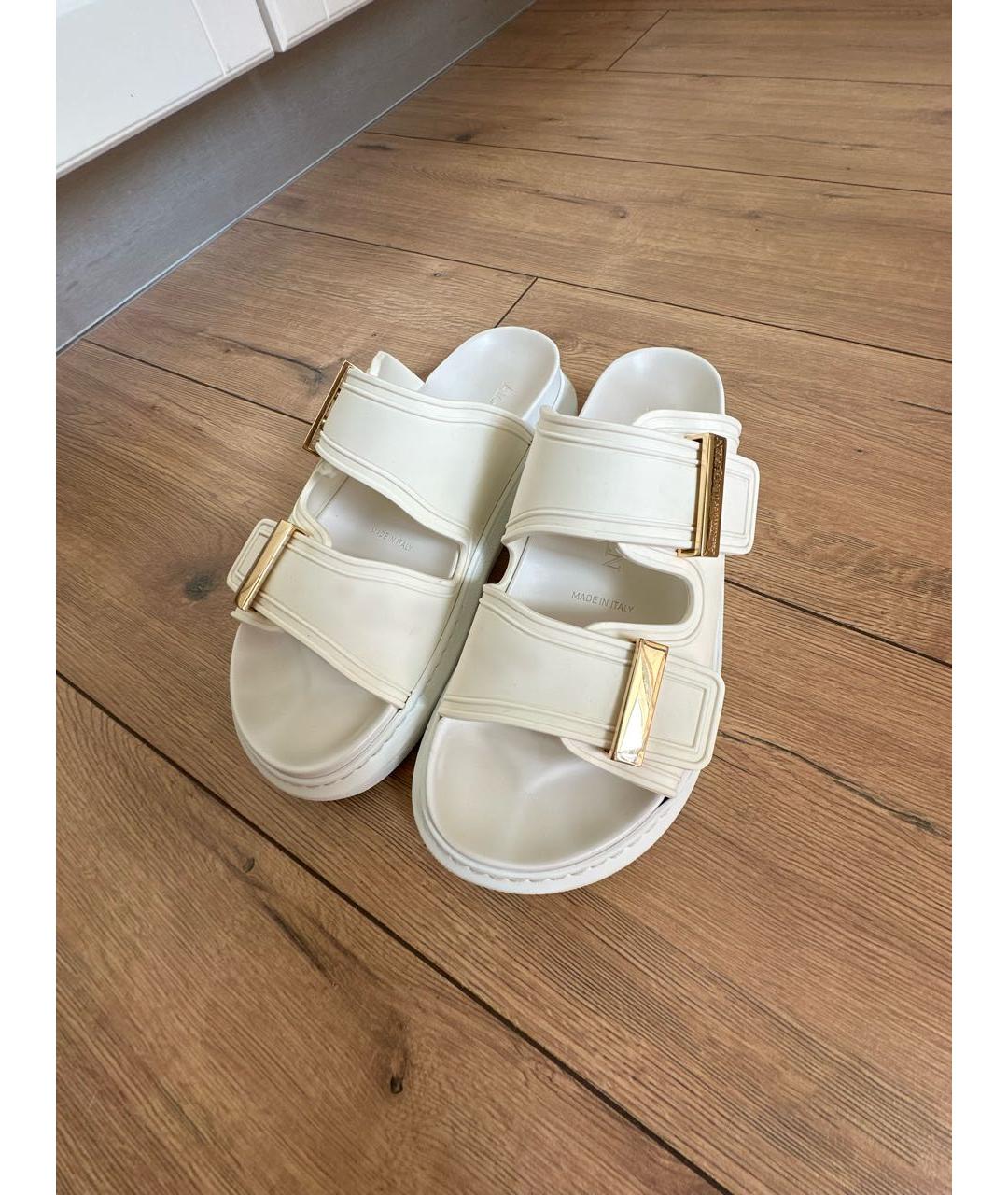 ALEXANDER MCQUEEN Белые шлепанцы, фото 2