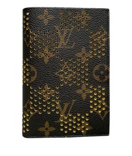 LOUIS VUITTON Обложка/футляр