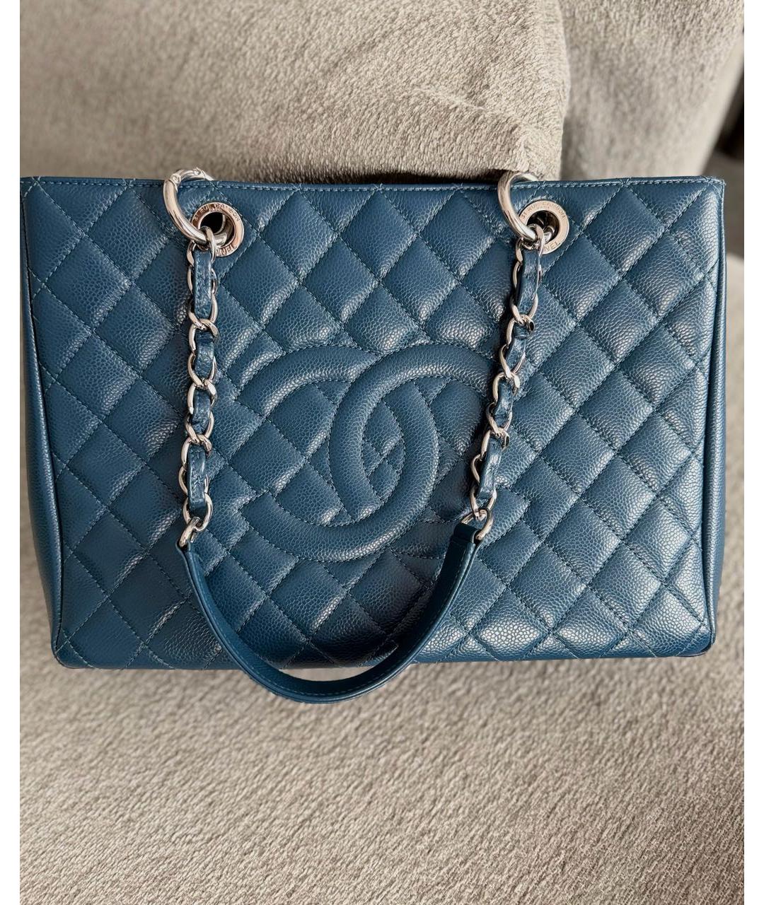 CHANEL Темно-синяя кожаная сумка тоут, фото 7
