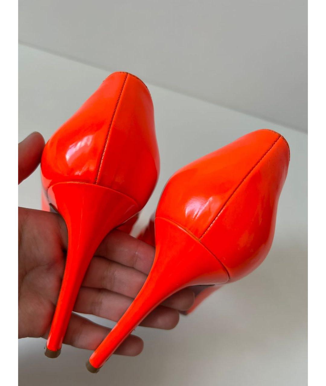 CHRISTIAN LOUBOUTIN Оранжевые туфли из лакированной кожи, фото 7