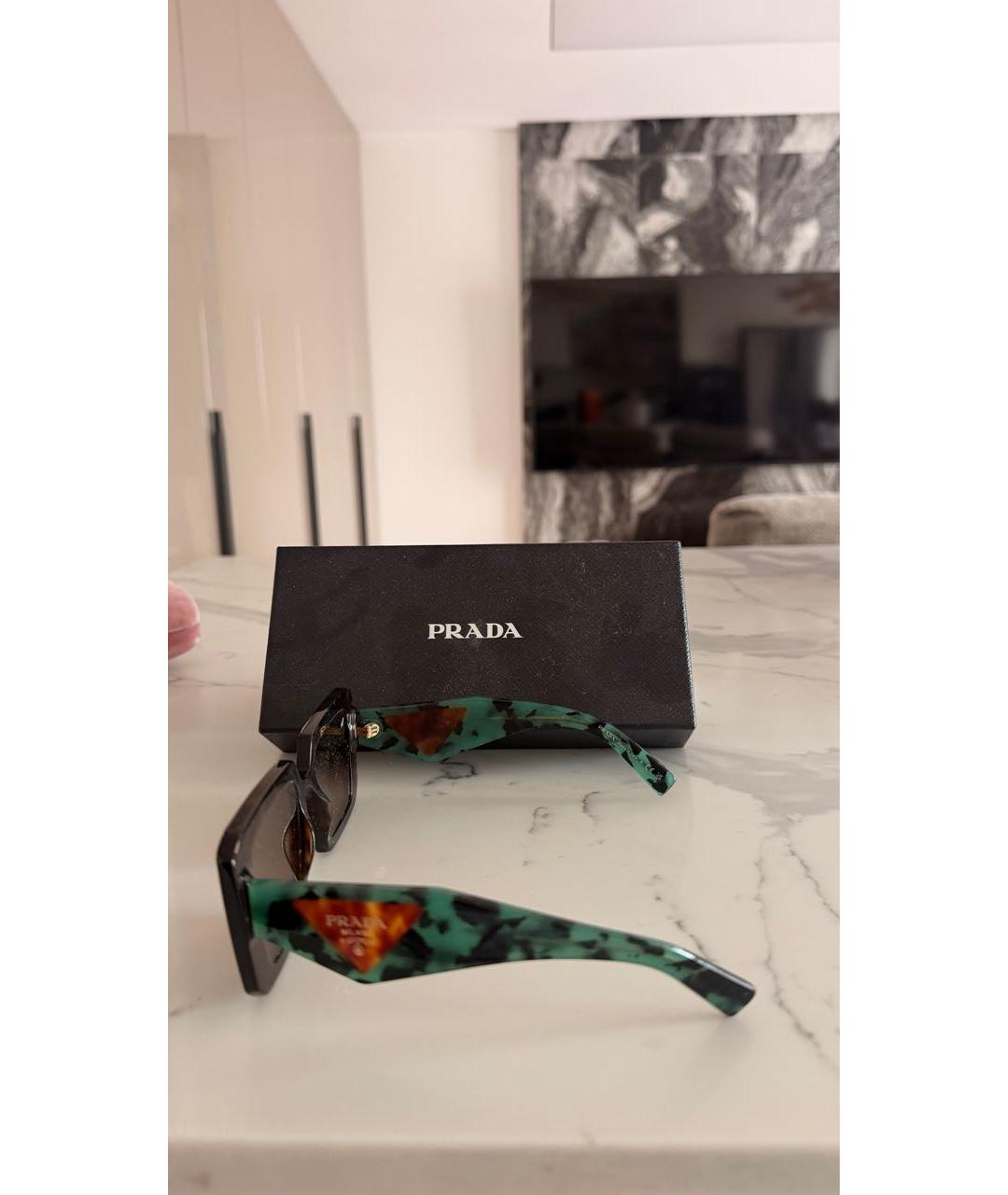 PRADA Коричневые пластиковые солнцезащитные очки, фото 2