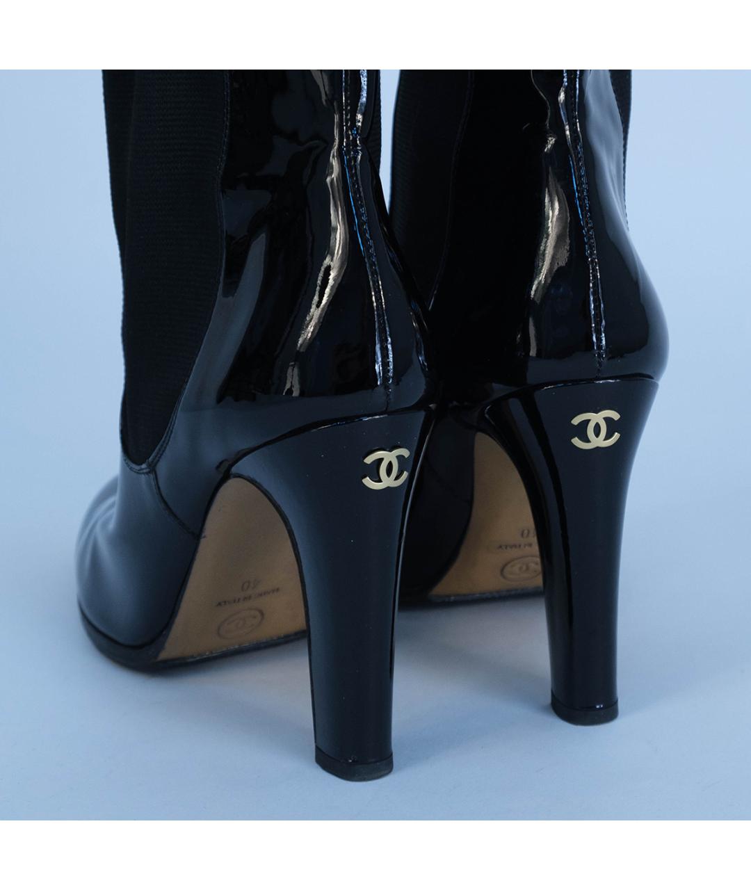CHANEL Черные ботильоны из лакированной кожи, фото 6