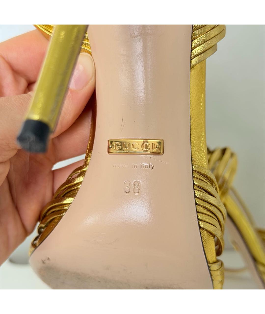 GUCCI Золотые кожаные босоножки, фото 6