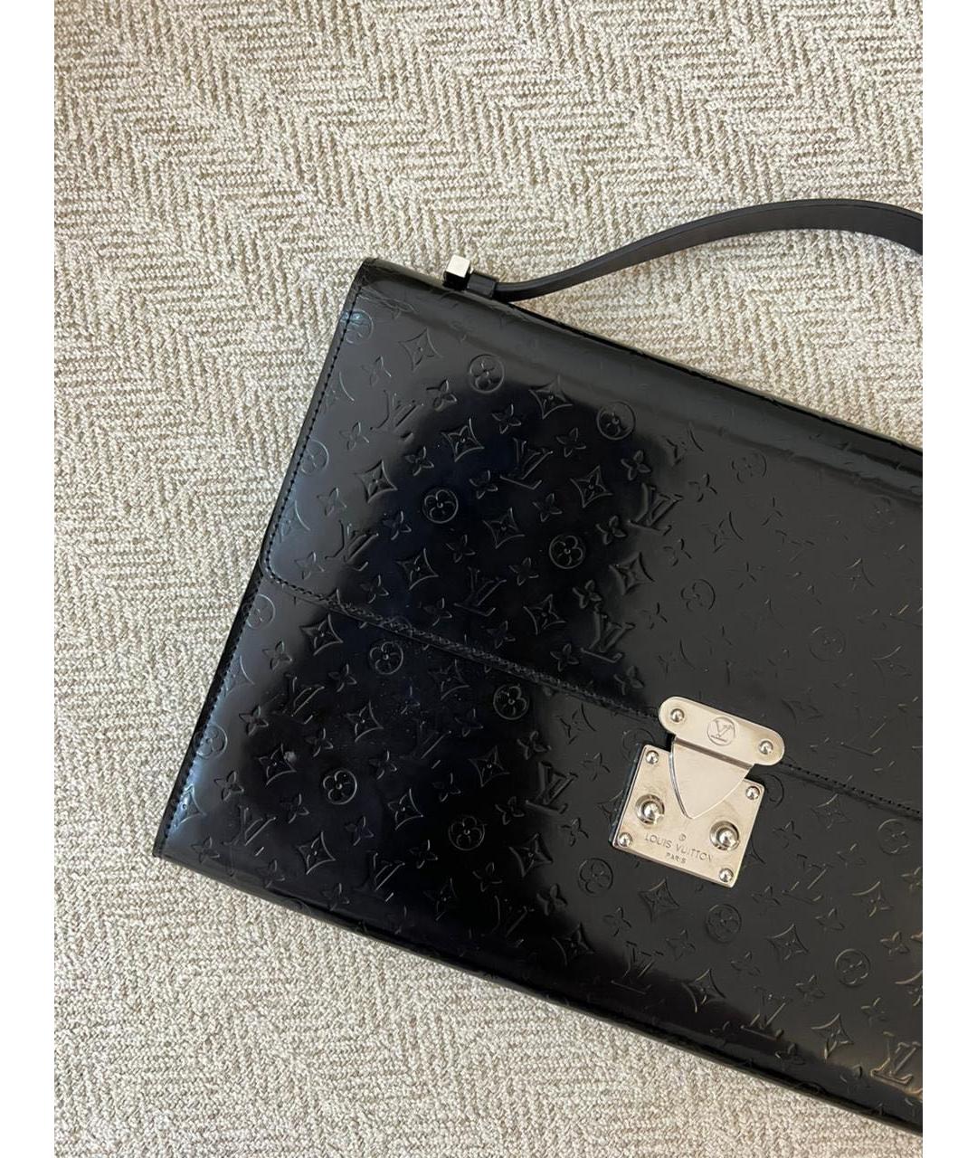 LOUIS VUITTON Черная сумка с короткими ручками из лакированной кожи, фото 3