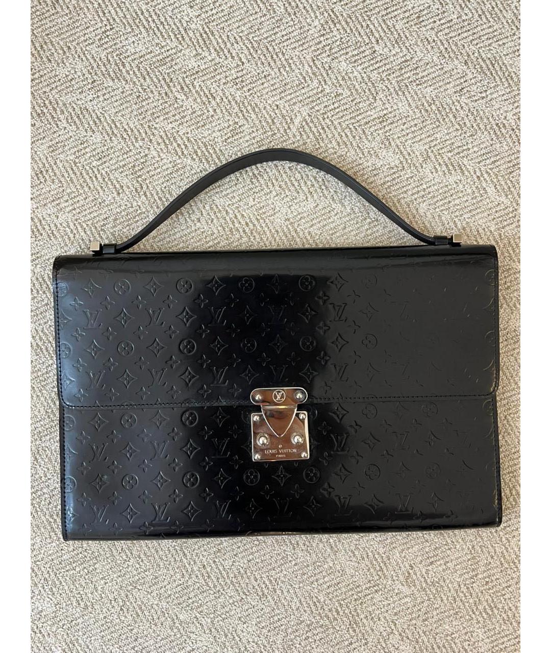 LOUIS VUITTON Черная сумка с короткими ручками из лакированной кожи, фото 2