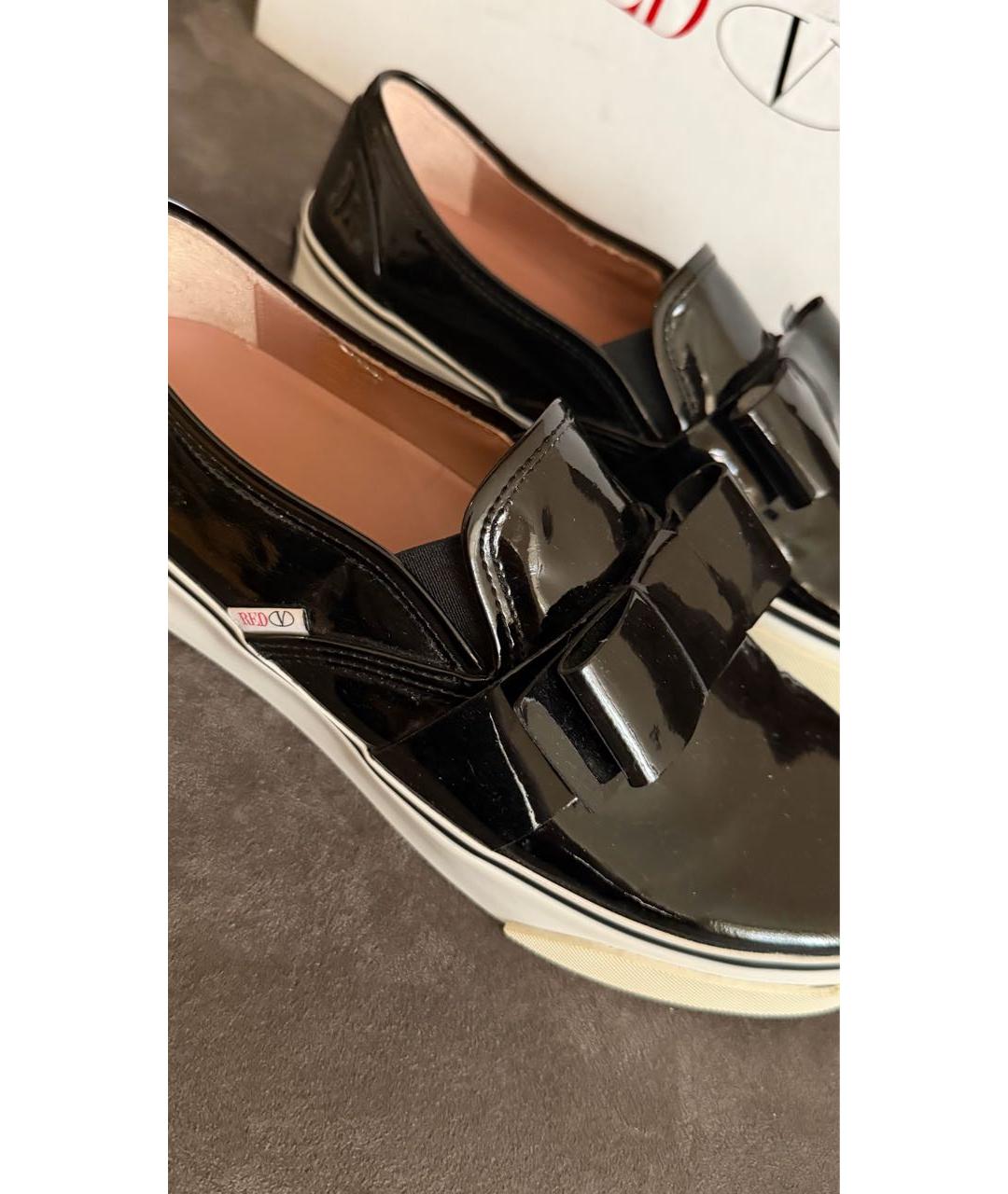 RED VALENTINO Черные слипоны из лакированной кожи, фото 6