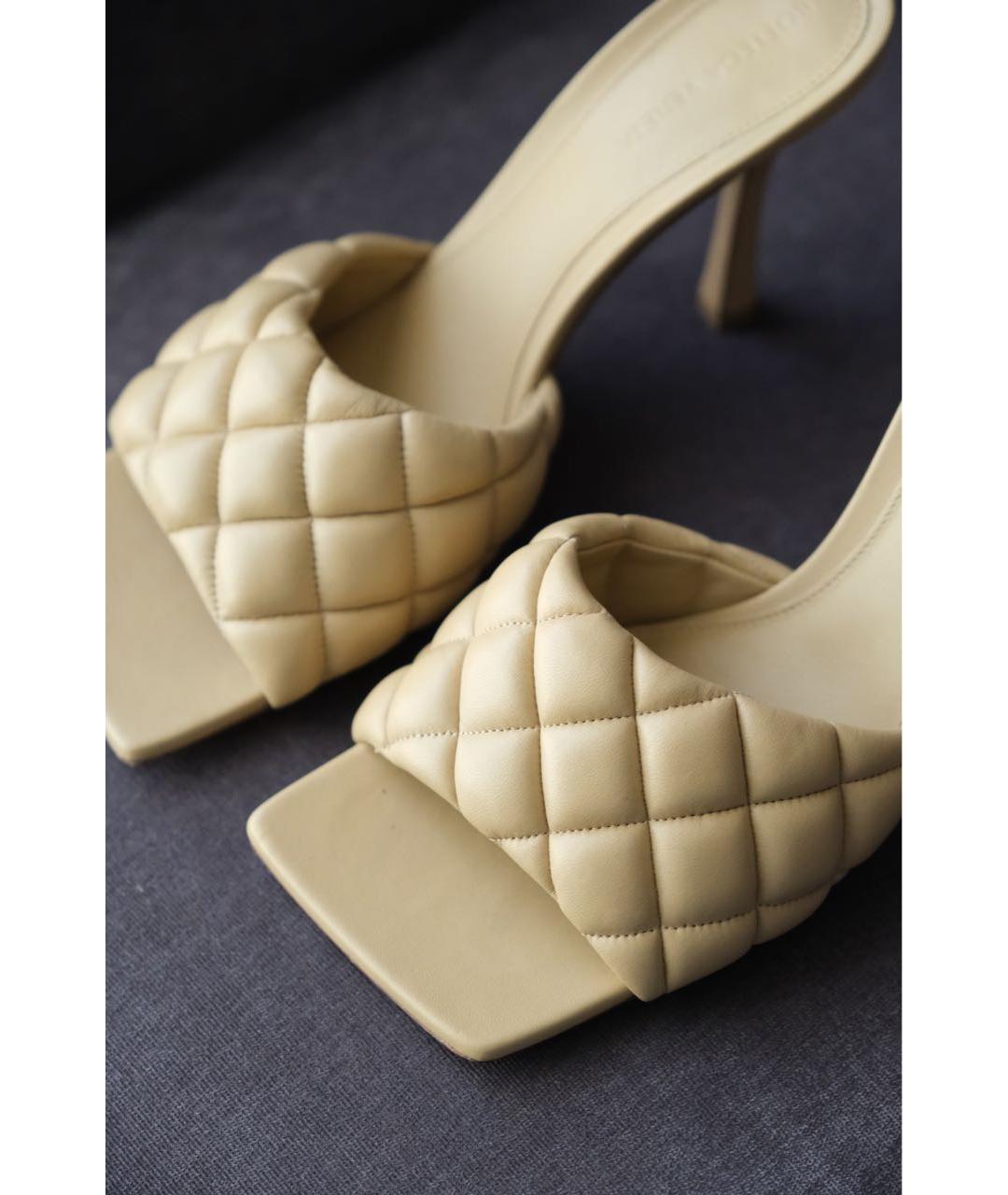 BOTTEGA VENETA Бежевые кожаные мюли, фото 2