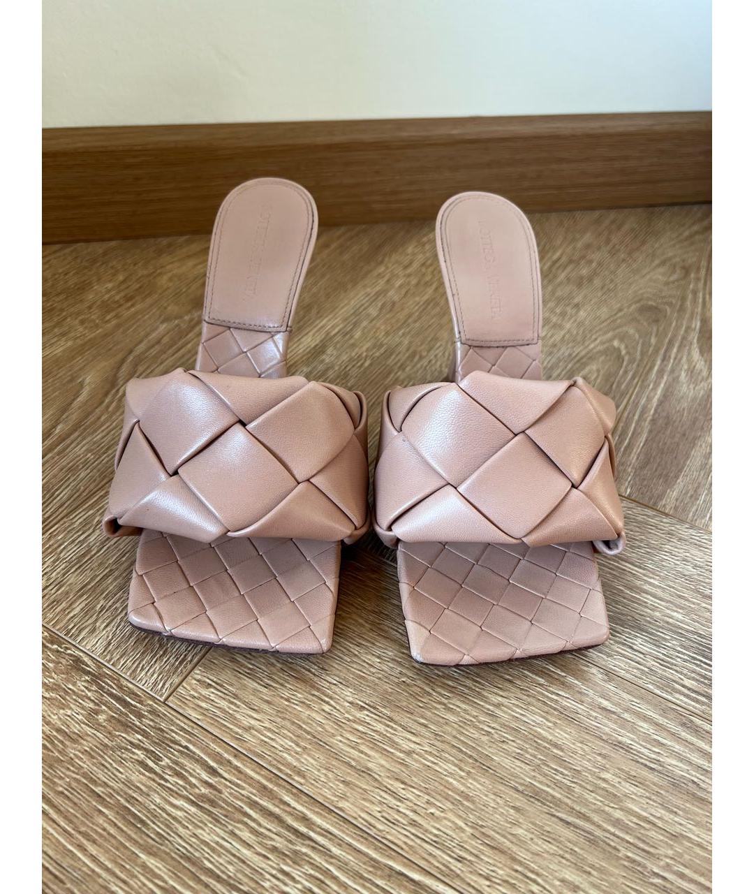 BOTTEGA VENETA Бежевые кожаные сабо, фото 2