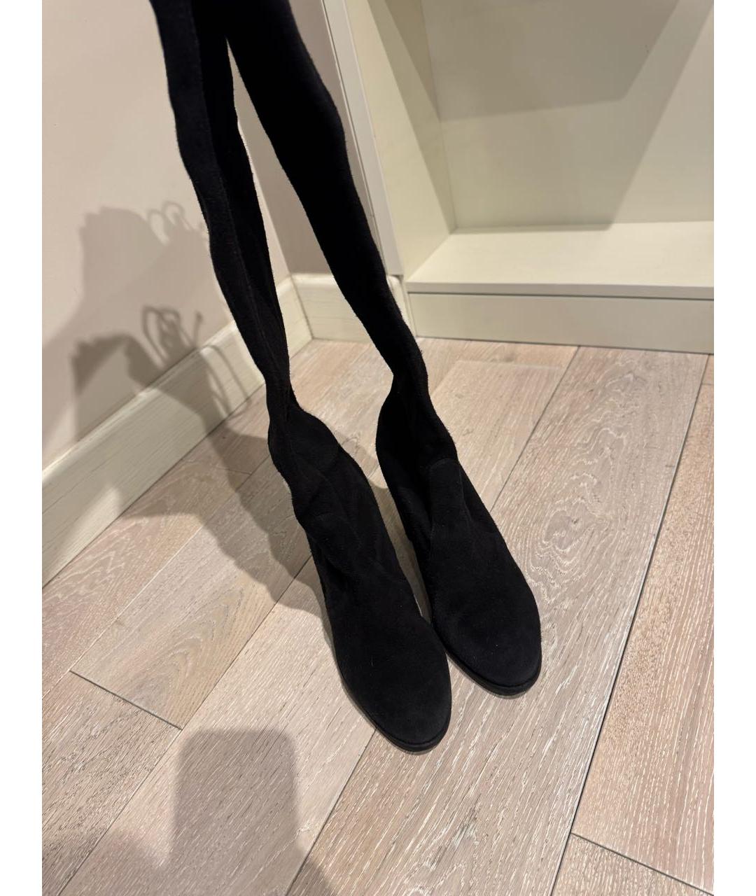 STUART WEITZMAN Черные замшевые ботфорты, фото 4