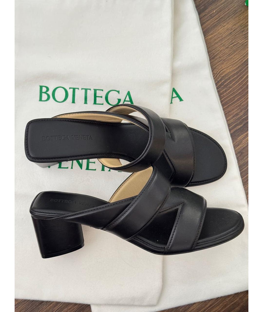 BOTTEGA VENETA Черные кожаные мюли, фото 5