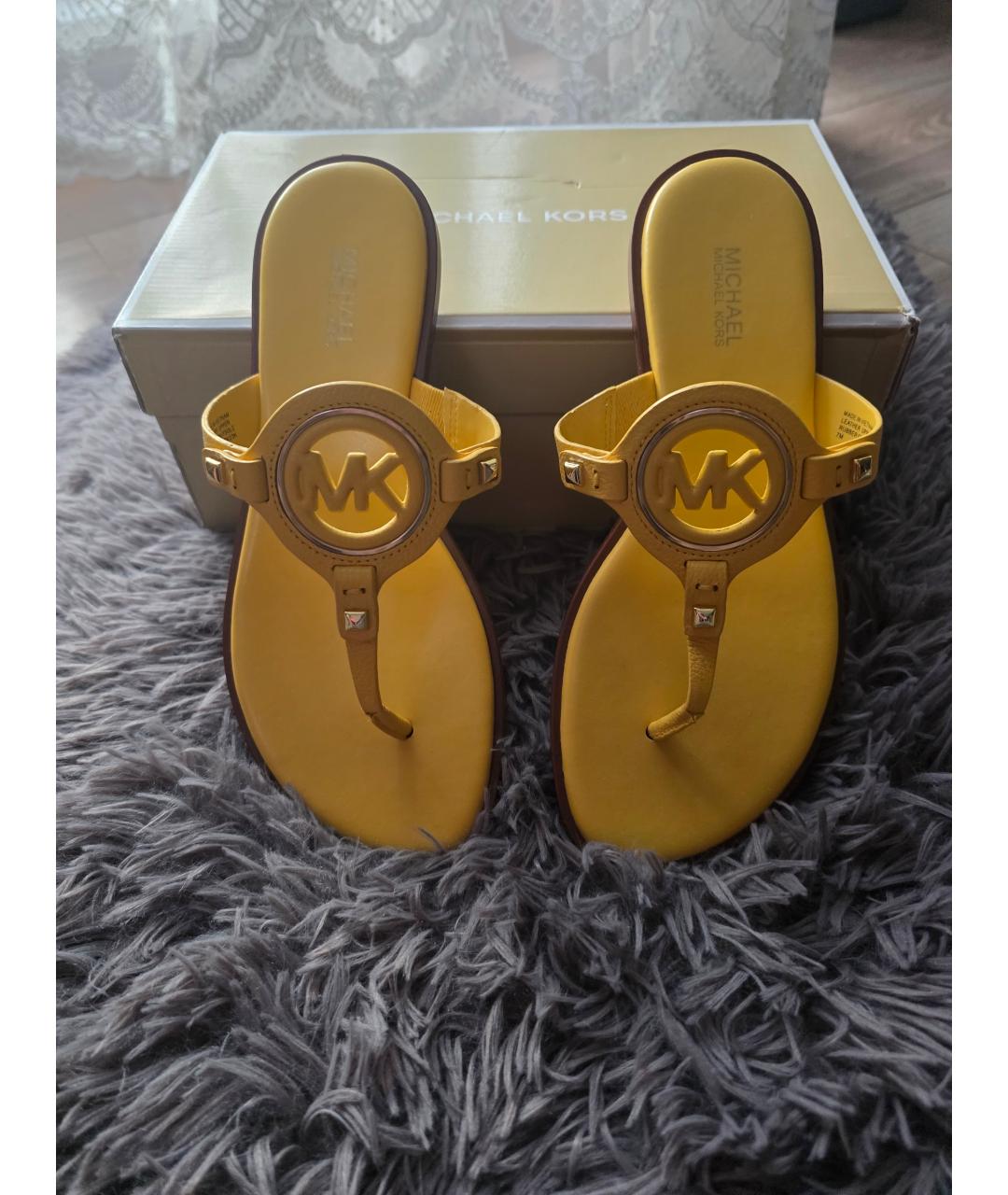 MICHAEL KORS Желтые кожаные сандалии, фото 9