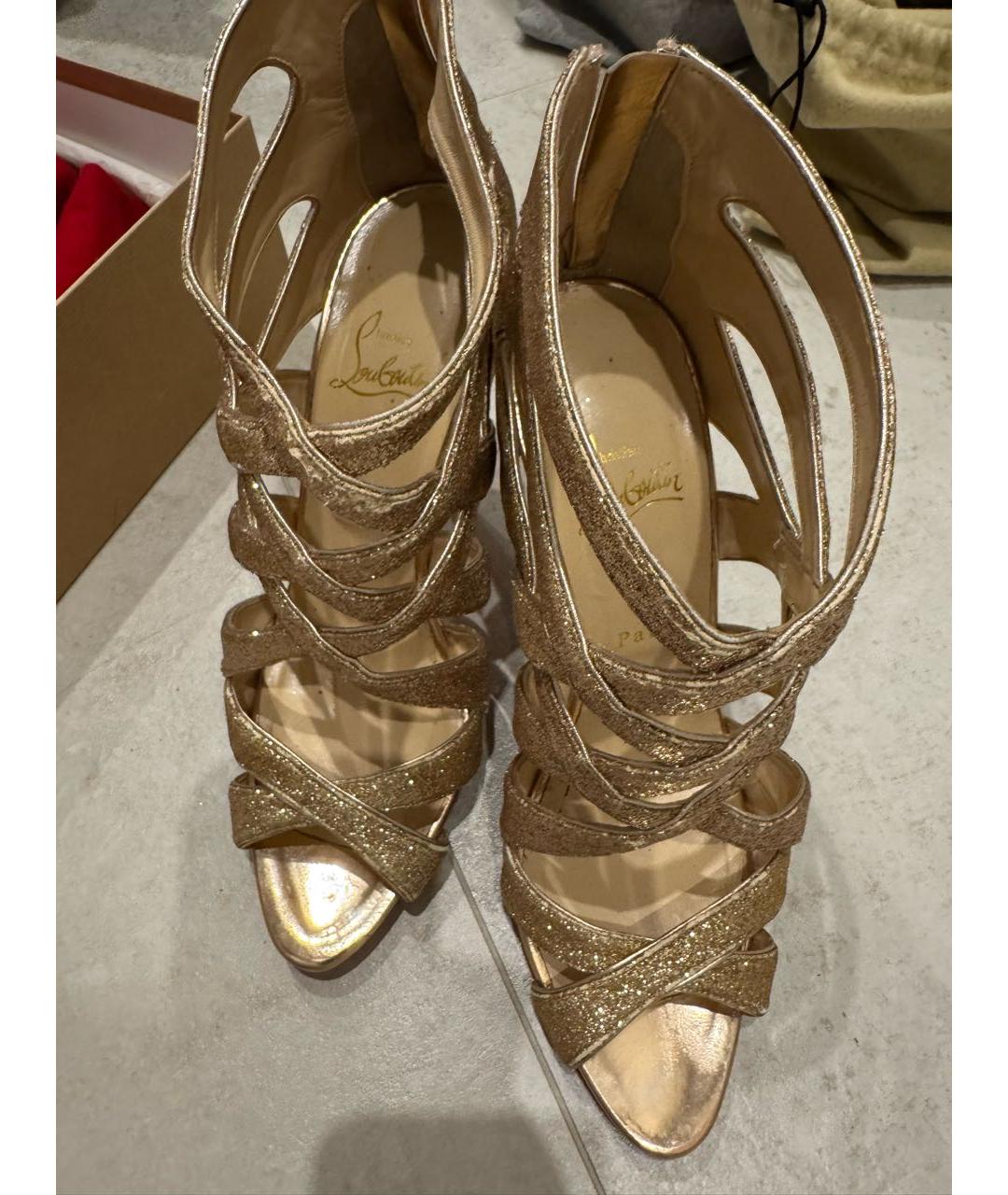 CHRISTIAN LOUBOUTIN Золотые босоножки, фото 3