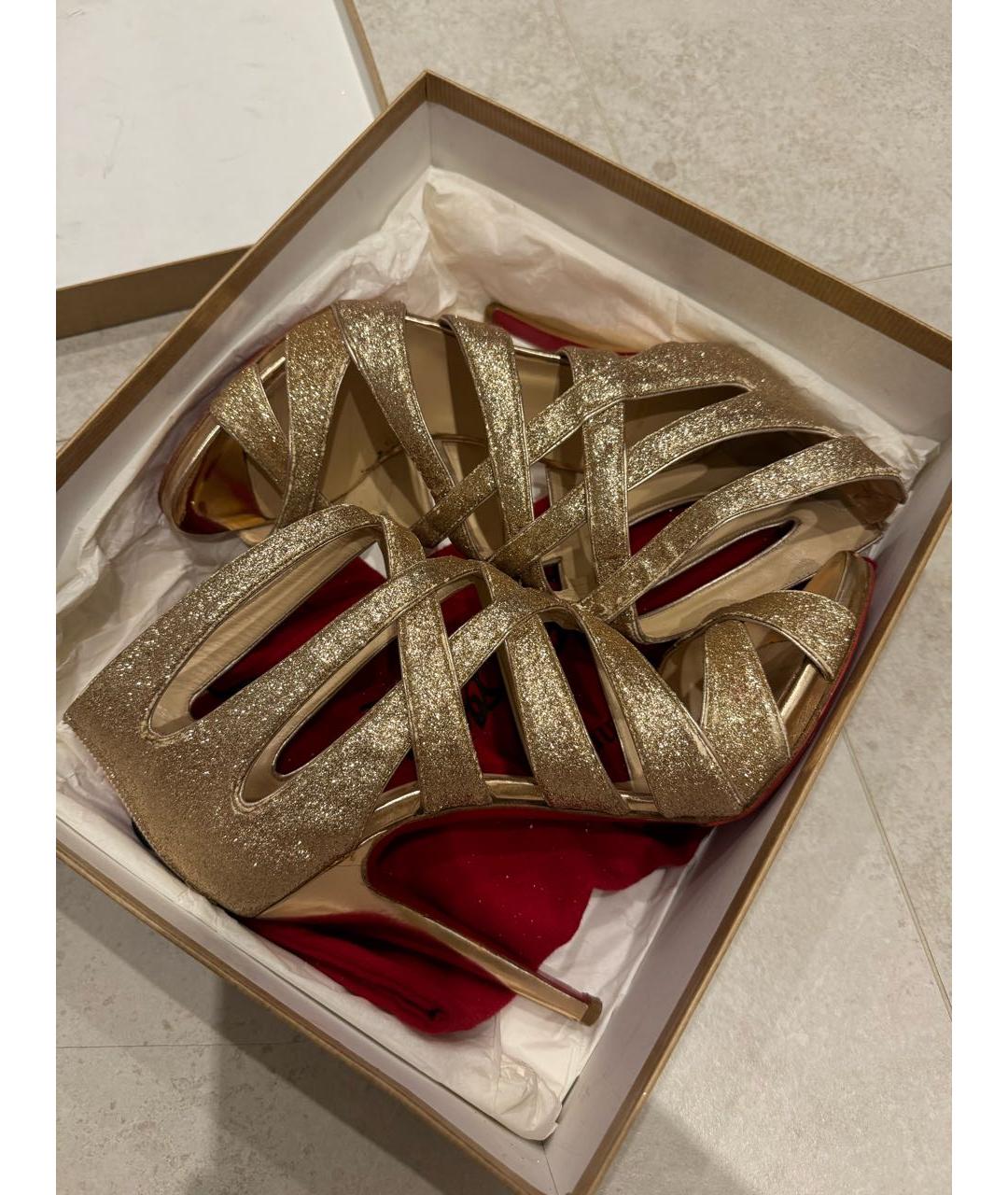 CHRISTIAN LOUBOUTIN Золотые босоножки, фото 2