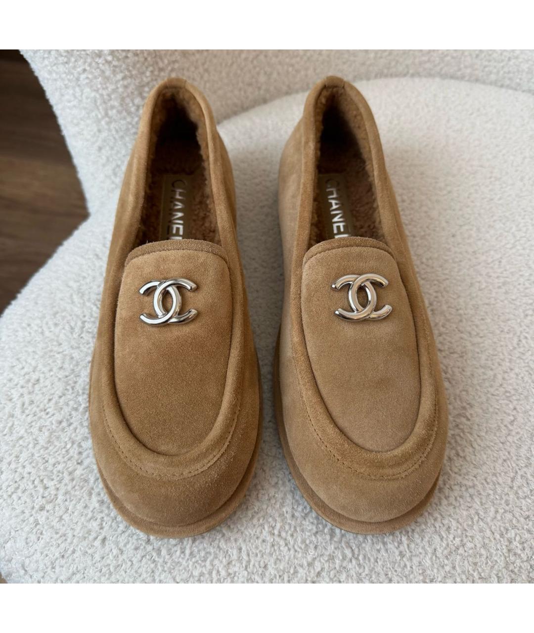 CHANEL Бежевые замшевые лоферы, фото 3