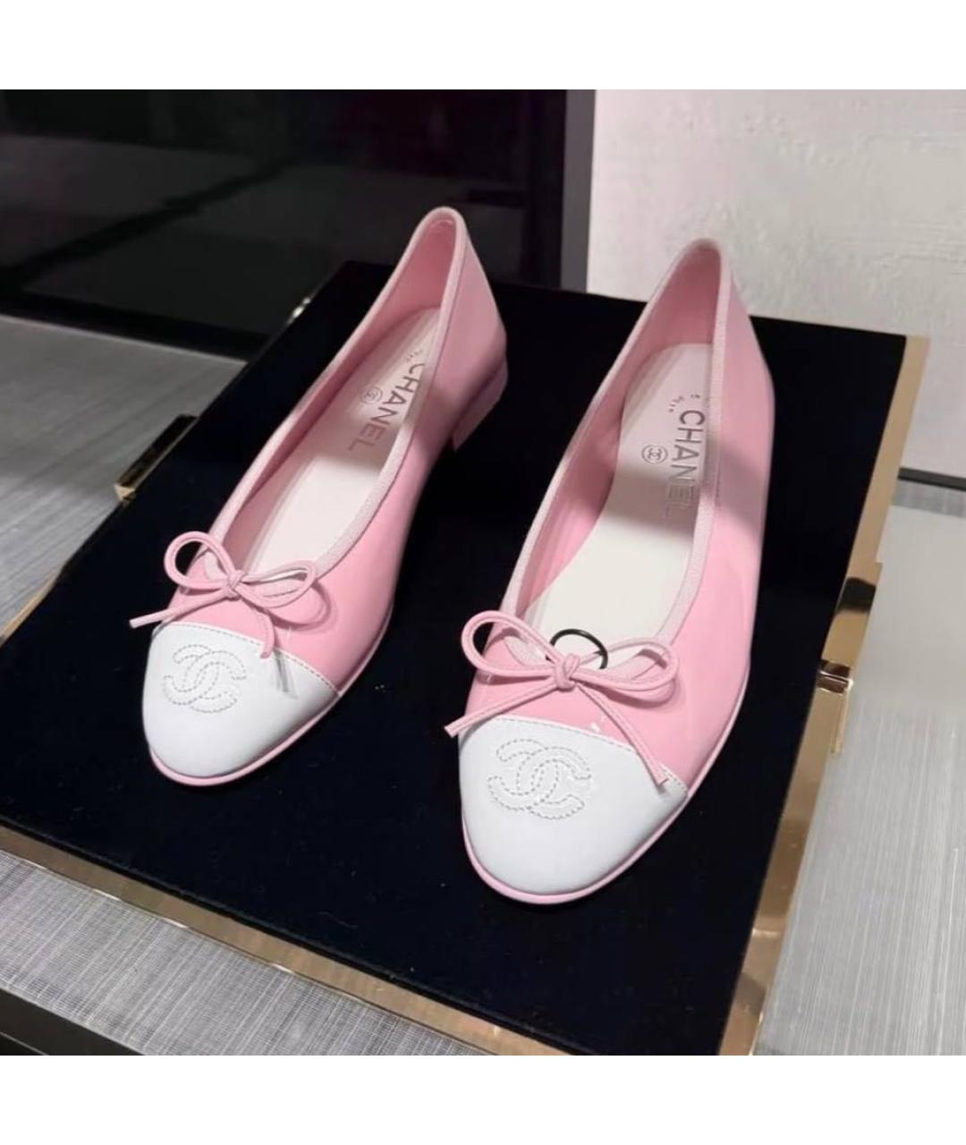 CHANEL Розовые балетки из лакированной кожи, фото 2