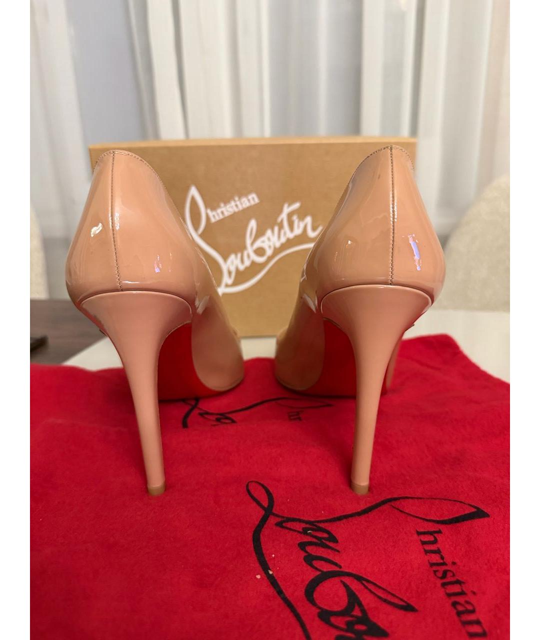 CHRISTIAN LOUBOUTIN Бежевые туфли из лакированной кожи, фото 4