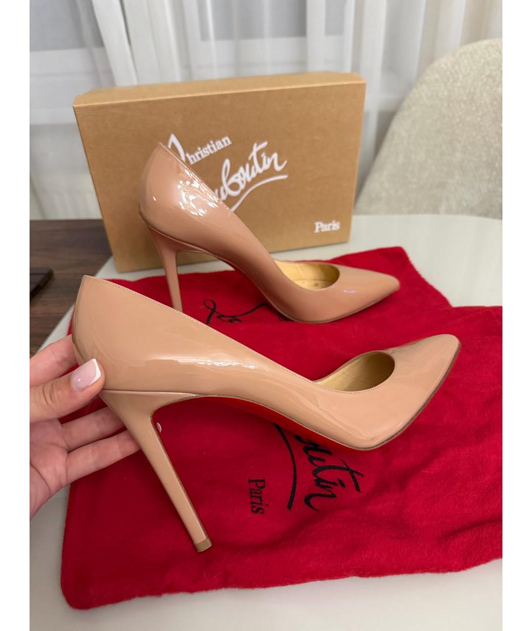 CHRISTIAN LOUBOUTIN Бежевые туфли из лакированной кожи, фото 6